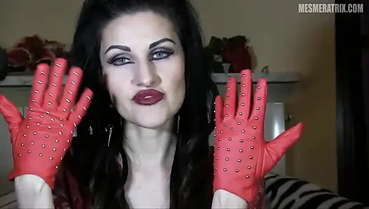 Недоумение двойными перчатками...