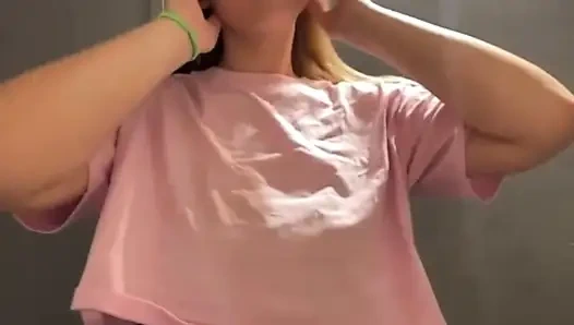 Extreme fucking in the changing room