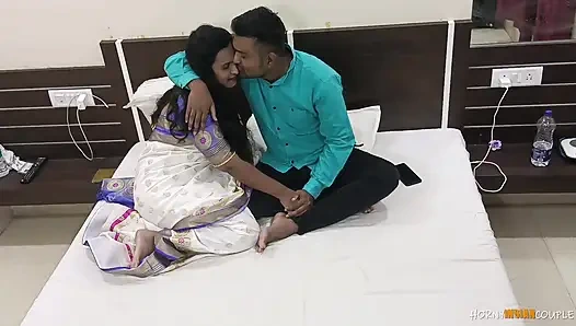 Hintli çiftin gerçek aşkı ve romantizmi ile ateşli seks