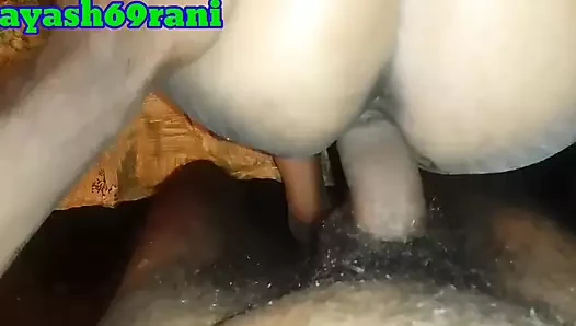 Hintli çift tam romantizm videosunda