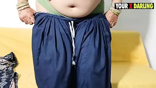 Tombul ev hanımı kocasını aldatıyor ve erkek arkadaşını baştan çıkarıyor