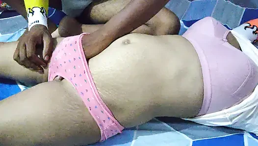 Hintli desi çift evli kadın hamile göğüsler kocasına basıyor desi mms hd video gerçek çift ev yapımı amatör hd video