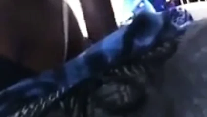 Crip bir emme büyük çük