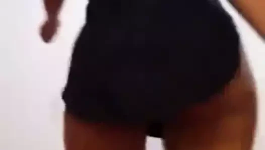 Büyük götlü latin twerk