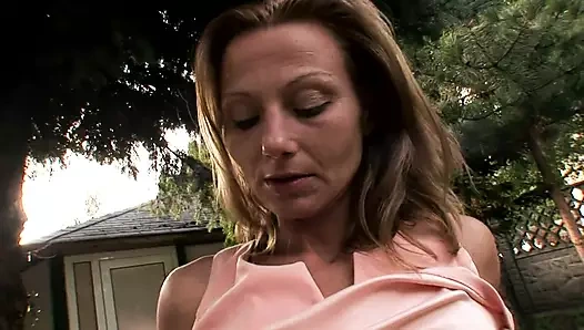 İçeri gel ve her zaman izleyebileceğin bir şeyin tadını çıkar