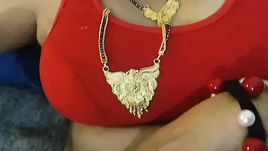 Ev sahibiyle ön sevişme sırasında sikişiyor ve emiyor