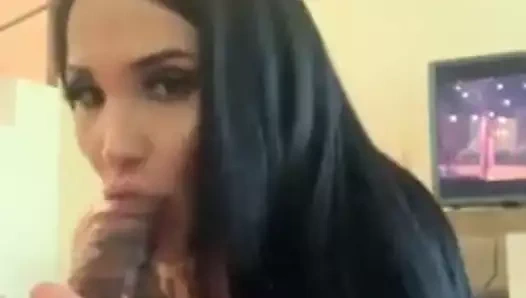 sıcak transeksüel oral seks