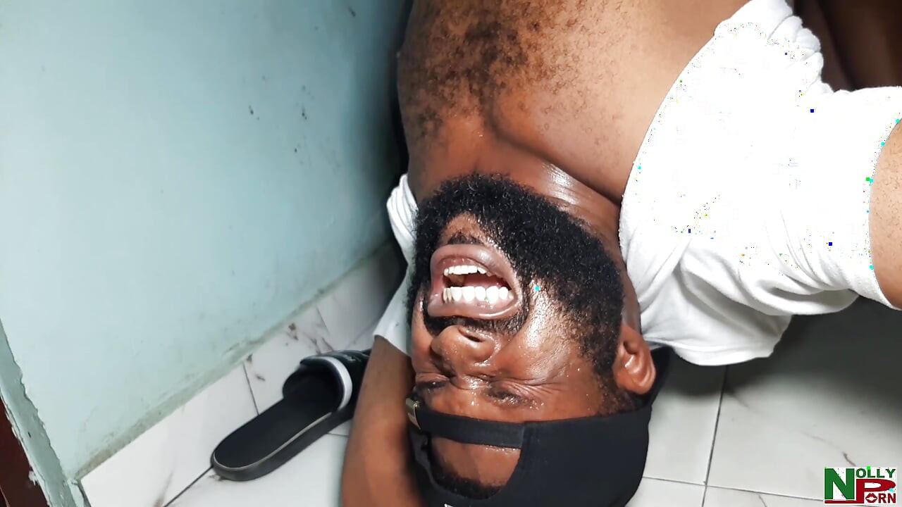 Her zaman izlemek isteyeceğiniz en iyi Afrikalı üçlü porno - krissyjoh chris, slimzy ve amcık kralı (devamı)