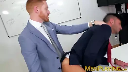 Çalışkan bir adamsan seks bile şık olmalı