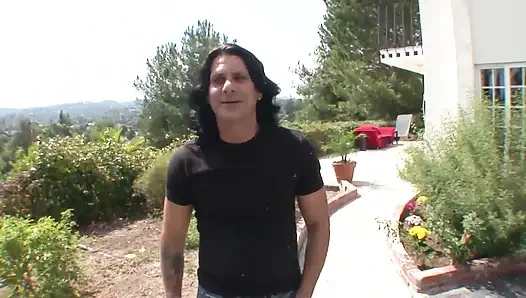 Sarışın bir ev hanımı için iki kez sikilme zamanı geldi