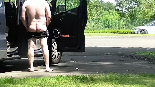 Açık otoparkta teşhircilik