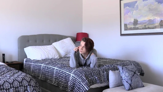 Twinks nasıl neşelendireceklerini biliyor - bölüm #2 - %100 prezervatifsiz