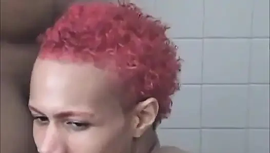 Siyah yarak banyoda emiyor