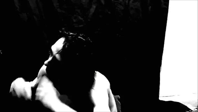Mtf çıplak kendi kendine fotoğraf çekmek ve oynamak için filme alıyor