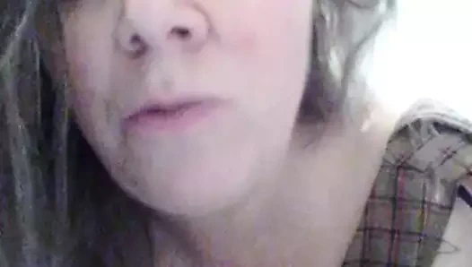 Seksi bebek brenda adalet şarkı söylüyor