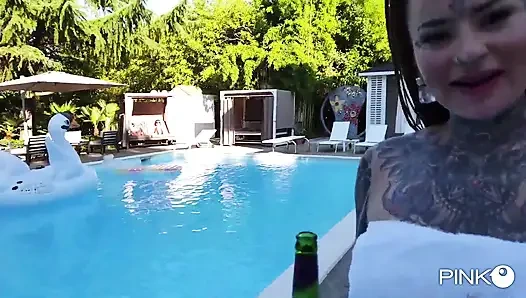 Ateşli kız Korinha Luca Ferrero tarafından sikiliyor