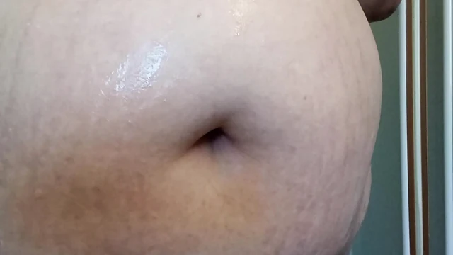 Мясистая милфа принимает душ - мой толстый живот, мокрый, толстый и обожающий | Толстушка фетиш чистого живота