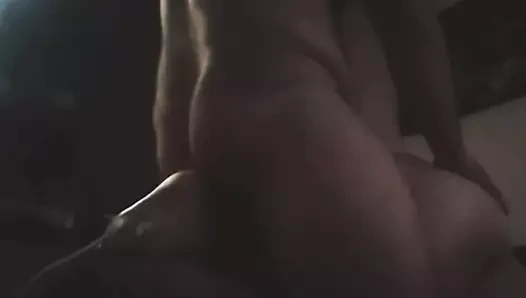 Büyük götü sert sikiyor