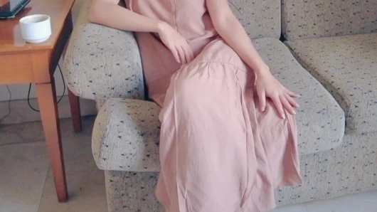 A Beautiful Woman Who Looks Beautiful Without a Hijab