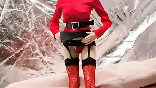 Kırmızı bluzlu Cynthia - soyunuyor