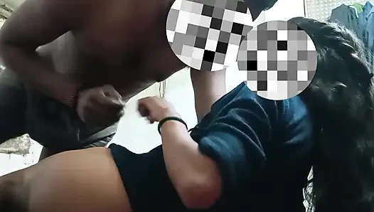 Üniversite kızı yağlanmış ve poposu