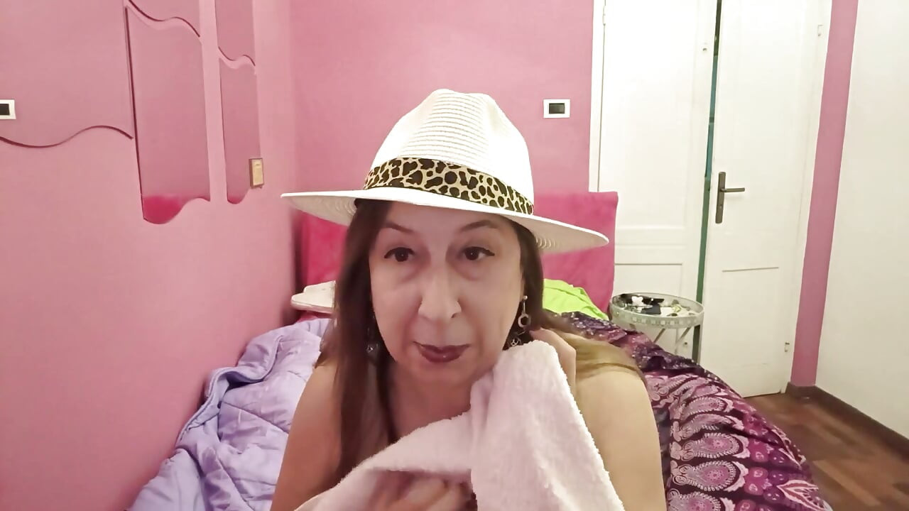 Veronica Rossi official - istekli günahkar hayranlarının fantezisini güzel göğüsleriyle uyarıyor