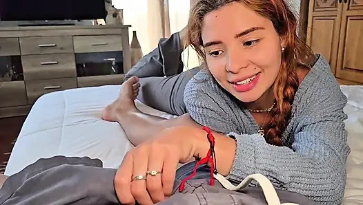 Üvey babası yoğun bir sikiş karşılığında üvey kızından bir sır saklıyor. Amatör!!