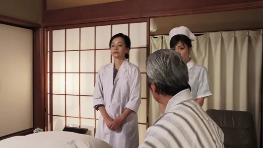 Şehvetli drama tiyatrosu: kaplıcadaki bir otelde güzel bir proprietressle müstehcen bir olay