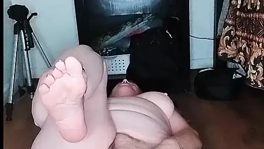Sexy Mature BBW Does Her Morning Yoga!