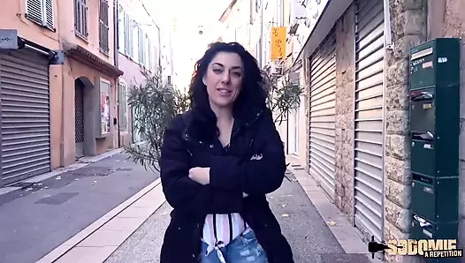 Sabrina ve Marie yarak ve yapay penisin tadını çıkarıyor