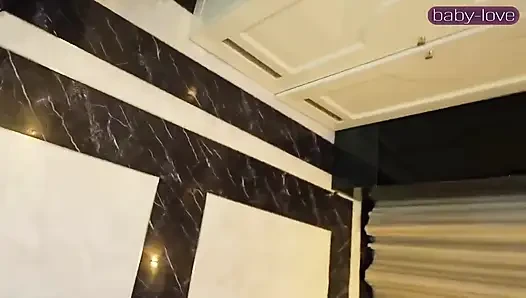 Solgun f fincan güzellik vahşi tepkileri gizler, yoğun zevk heyecan verici dölleme doruk anına dönüşüyor