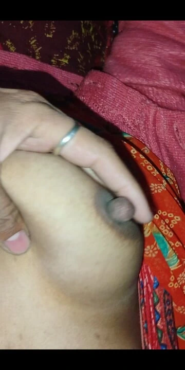 Kayınvalidesi kayınpederini öptü