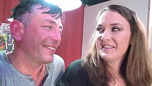 Dövmeli büyük götlü piliç tombul götüne sikiliyor