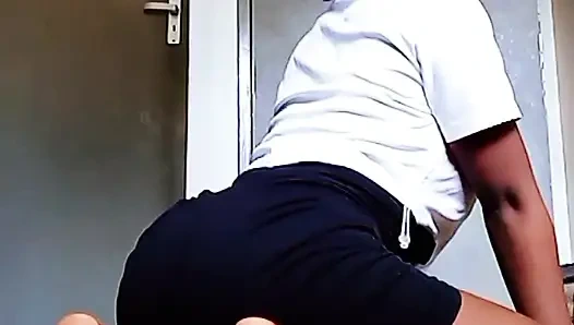 Bir video çektikten sonra tatlı hissediyor ve benimle yattı