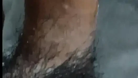 Kız boşalana kadar emmeyi seviyor