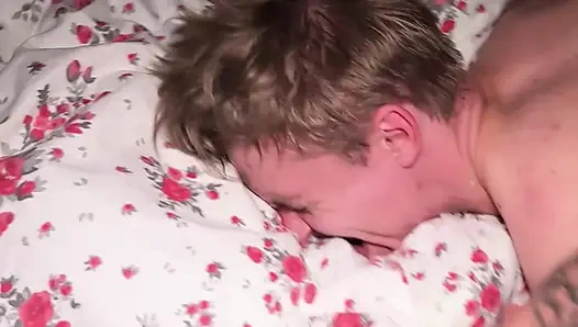 Bölüm 2: Sevimli Twink Sert Becerdin