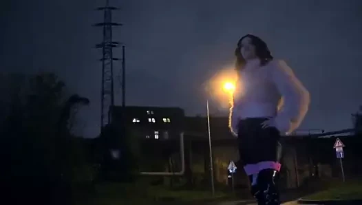 Sıcak busty fahişe losyonları ona kıllı kedi