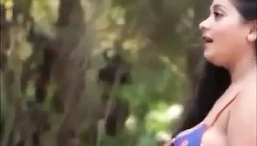 Hint sıcak sari tombul aunty