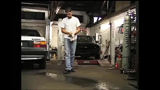 İdrar yağmuru altında