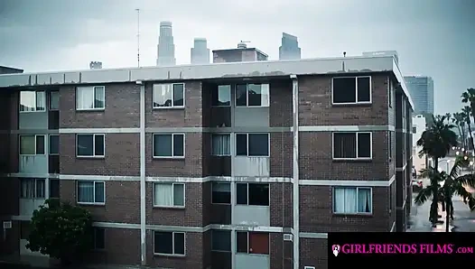 GIRLFRIENDS FILMS - desejos carnais se tornam uma realidade para duas colegas de quarto gostosas