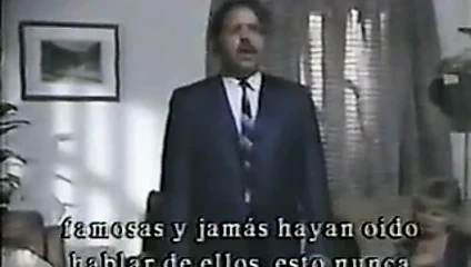 Kızı annesinin ve üvey babasının önünde ezin