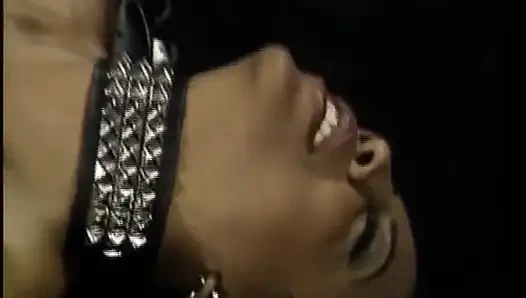 Siyah Alman bayanla bu fetiş esaret seansı izle