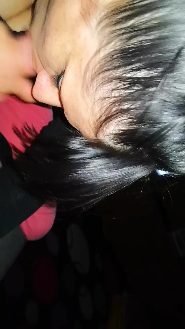 Dışarıda yarağımı emiyor