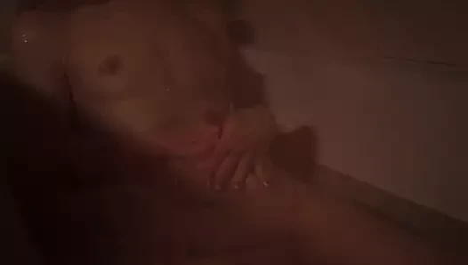 Sevimli bebek Mastürbasyon ona sıkı kedi içinde the banyo