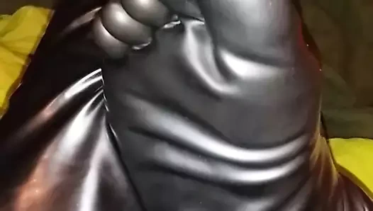 Lateks tabanlar ve ayak parmakları