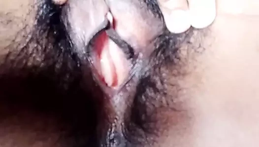 Desi kız ile güzel memeler ve kıllı kedi 35