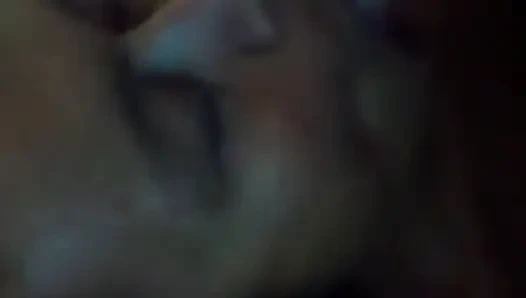 John'un dölü Jen'in ağzına boşalıyor