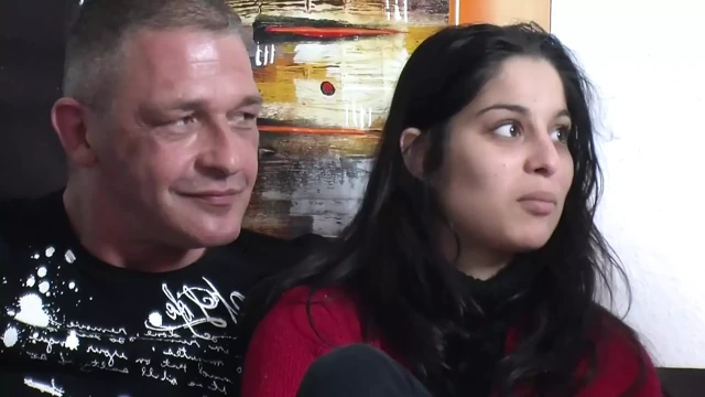 Alman masum öğrenci öğleden sonra sapık çiftle