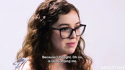 Leana Lovings birinin mastürbasyonunu izlediğini düşünüyor!