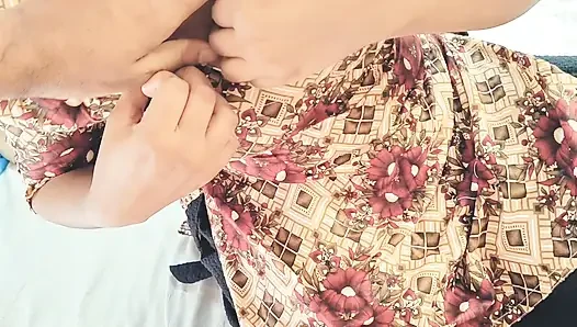 Dirty Indian couple ignites fiery blowjob clash